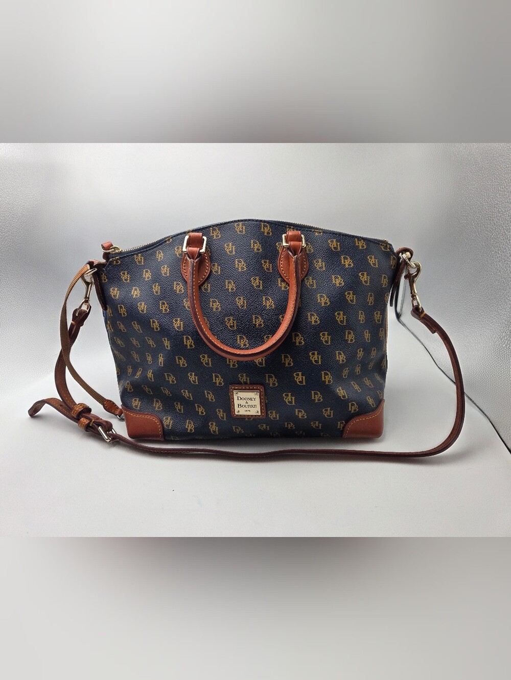 NEW Dooney & Bourke Gretta Satchel in the color Navy.